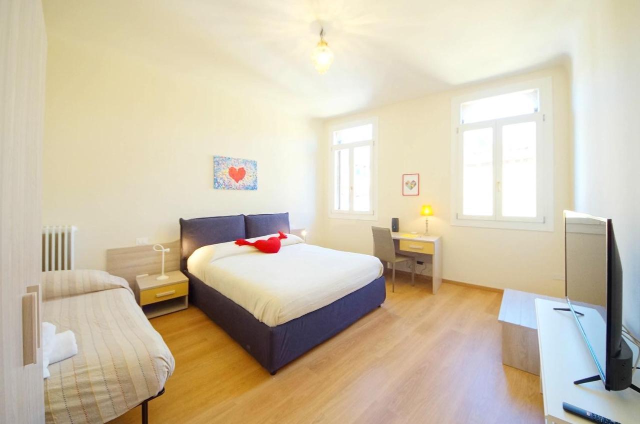 Ca' Circus 4 Rooms Wi-Fi Fibre Βενετία Εξωτερικό φωτογραφία